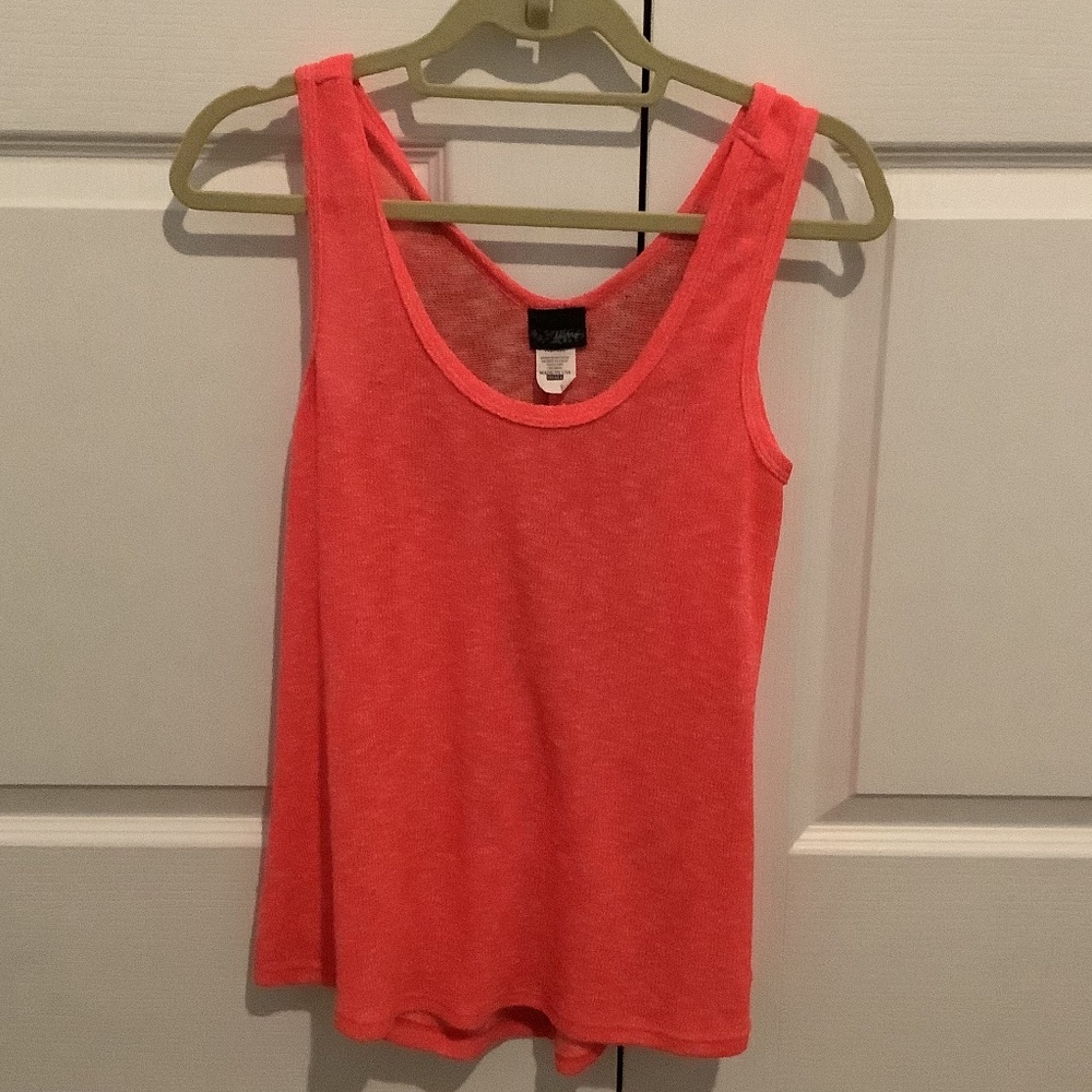 Daytrip, bright pink tank with bow